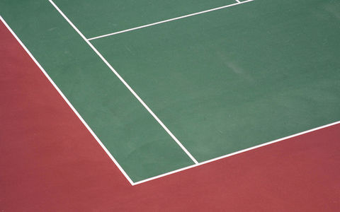 Tennis Cours Montpellier Croix argent Pierre rouge lemasson