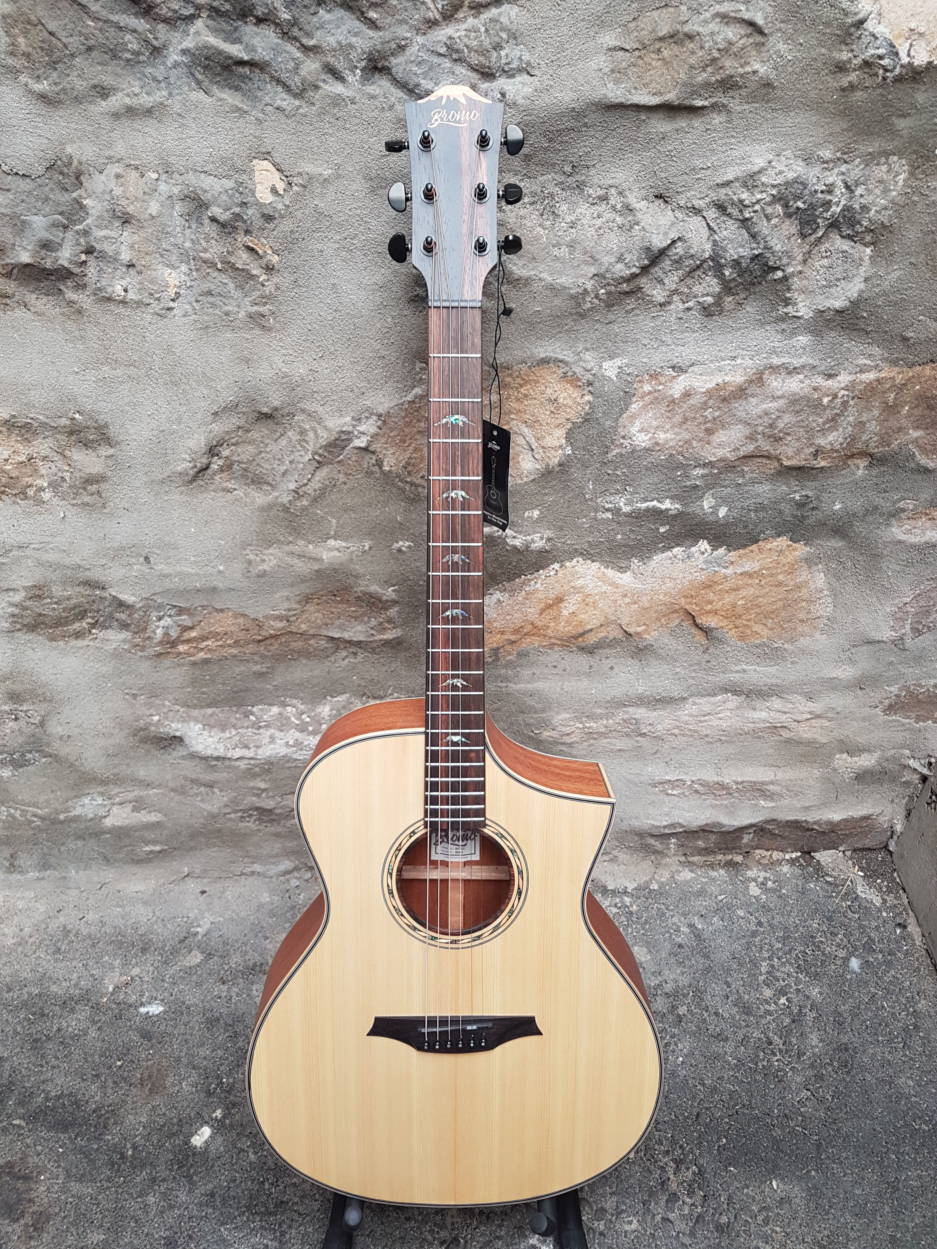 Bromo BAT4ce Electro-Acoustic Guitar