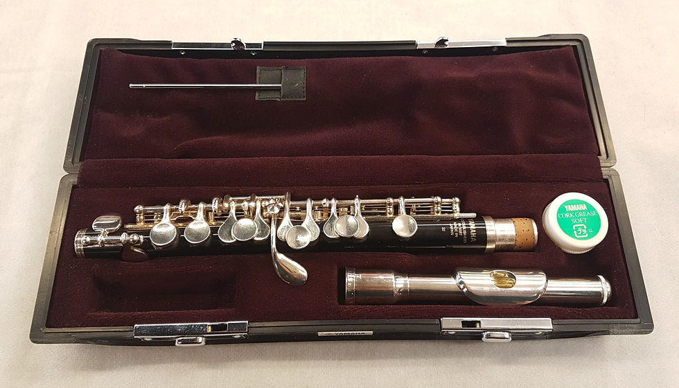Thumbnail: Pre-Owned Yamaha YPC-32 Piccolo Outfit