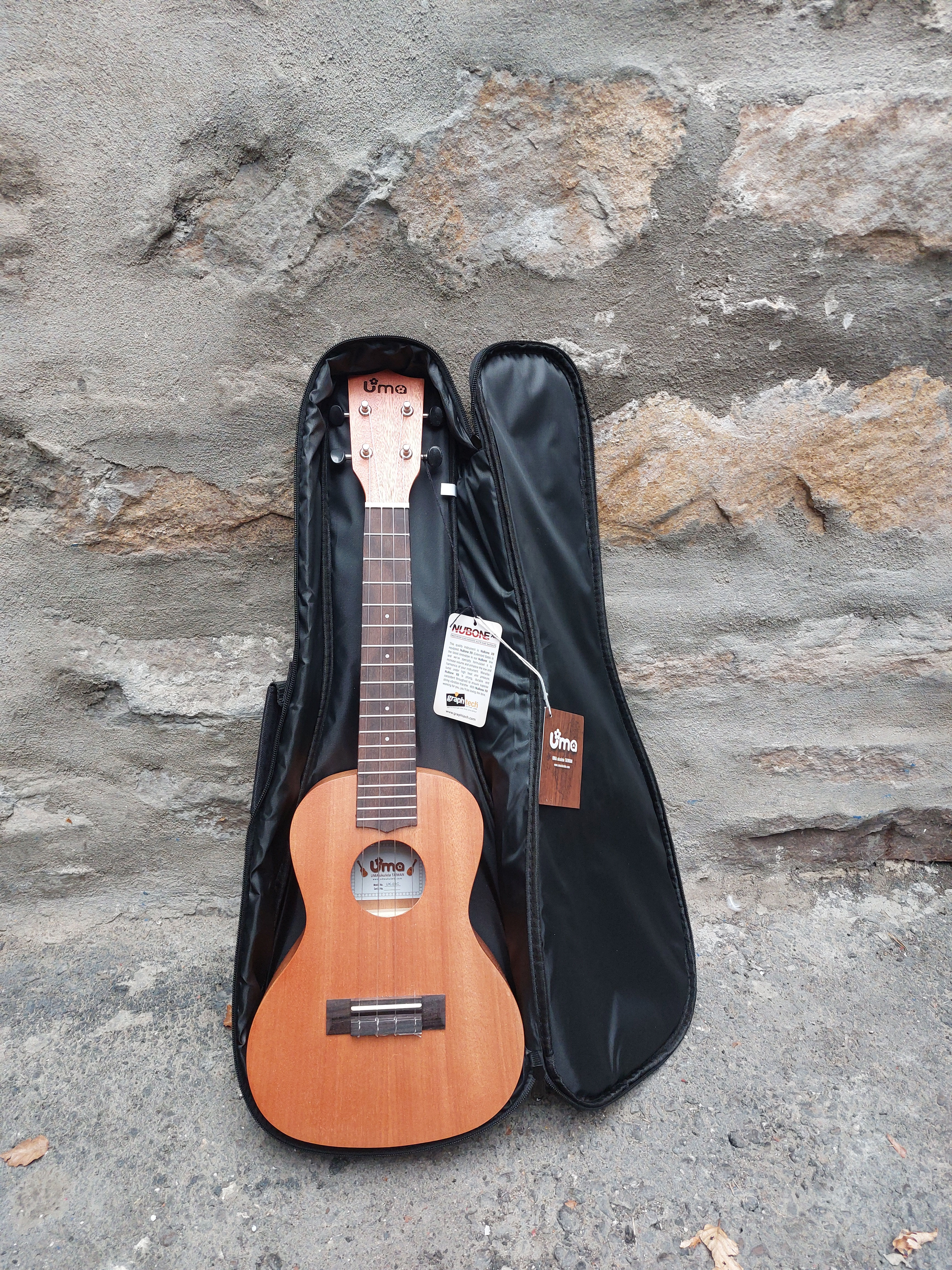 Uma UK-03C concert ukulele with gig bag