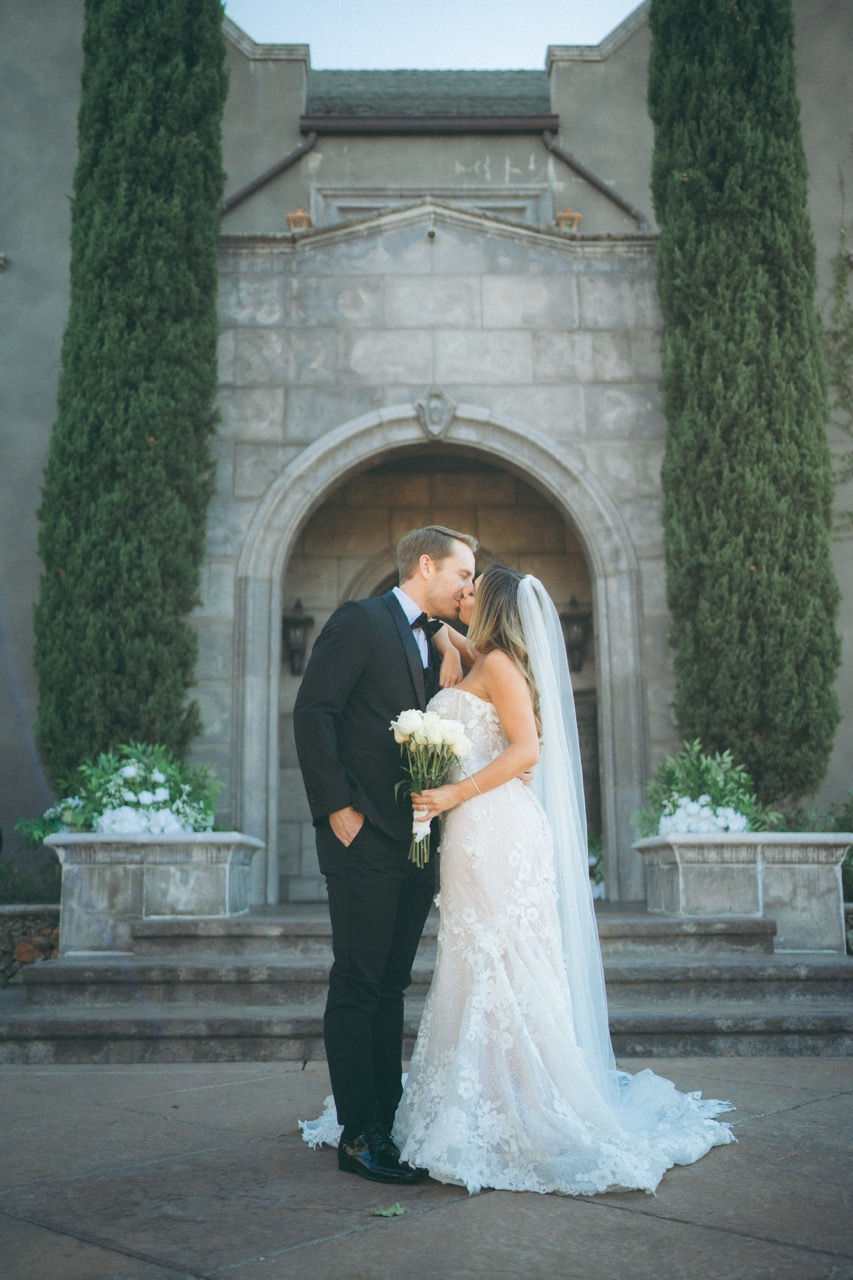 Candid wedding photography in a Castle-style Mansion. LONGVIEW CHATEAU @ Auburn, CA
