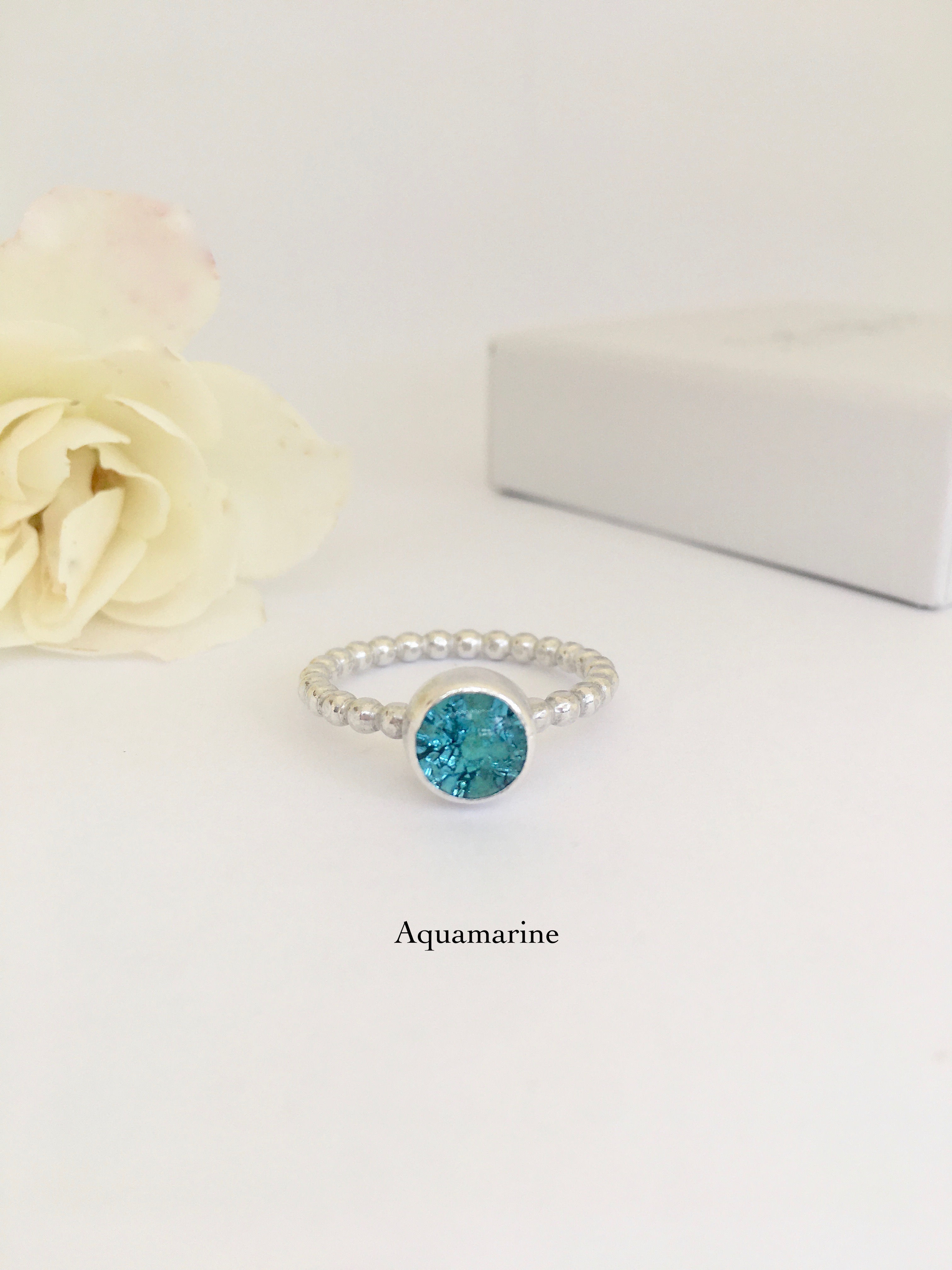 ashes in glass ring, ashes jewellery, memorial ring
