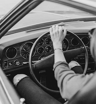 Mädchen im Auto