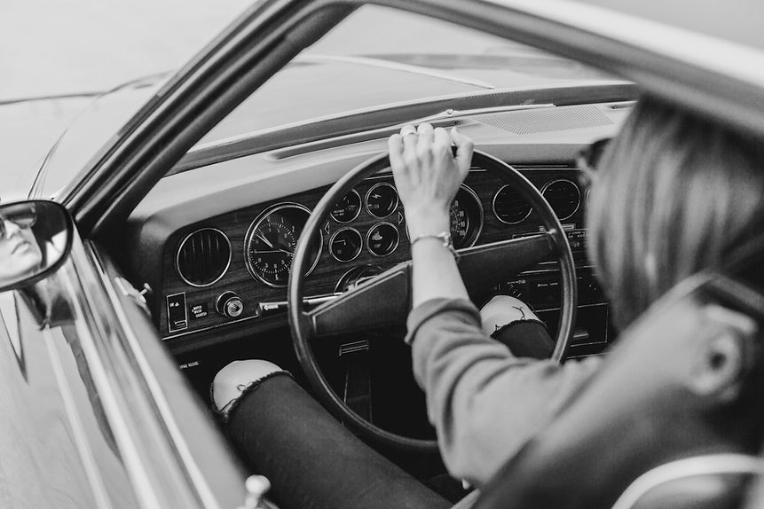 Mädchen im Auto
