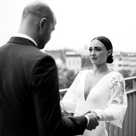 Lolas Hochzeitsfotografie_Modern Wedding Photography_Dreischeibenhaus Düsseldorf Hochzeits