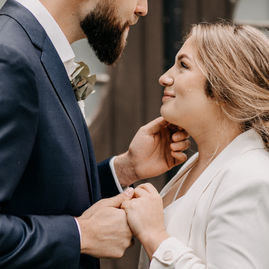 1%20-%20011_Hannah%20%26%20Fabian_Schloss%20Neersdonk_Lola's%20Hochzeitsfotografie_edited.