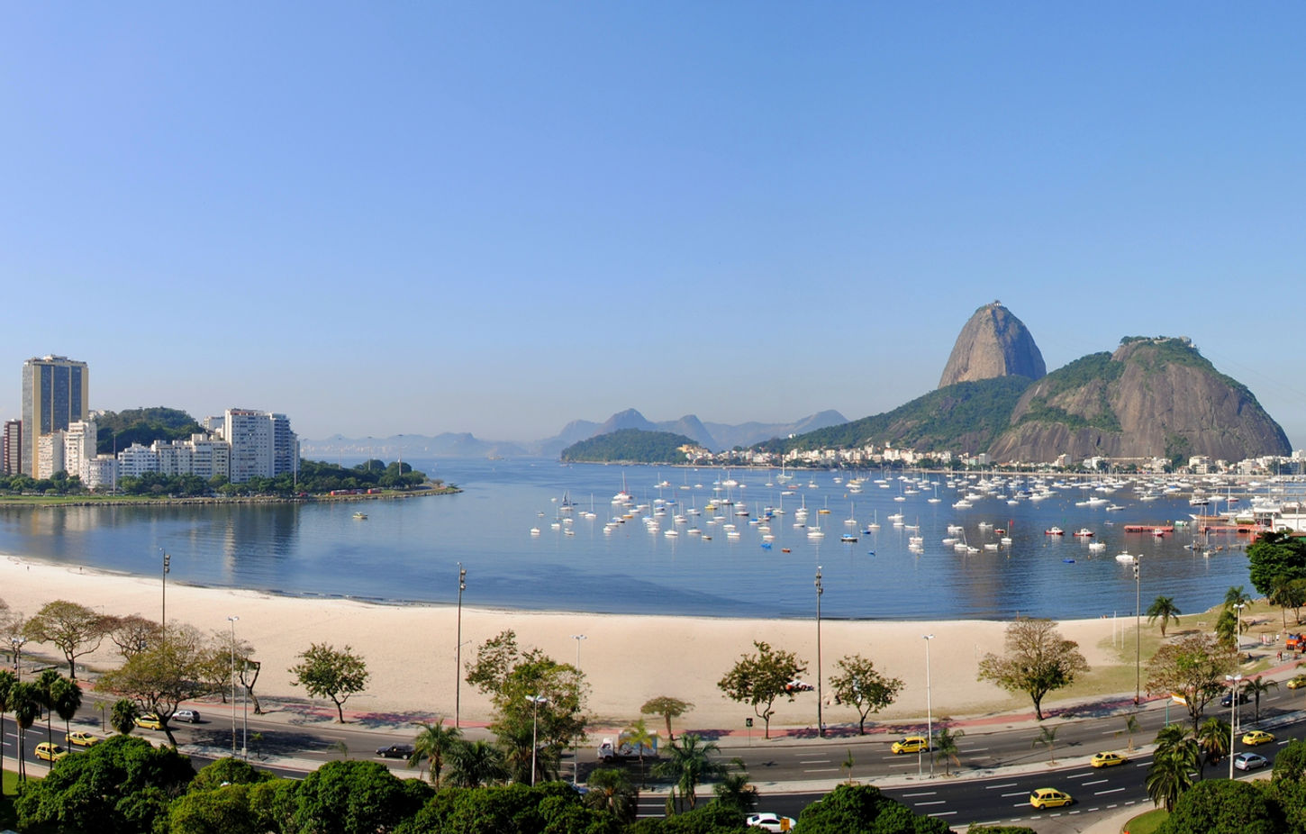 Vista aérea da Baia de Guanabara