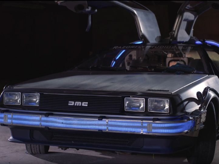 DeLorean Wings Up Front