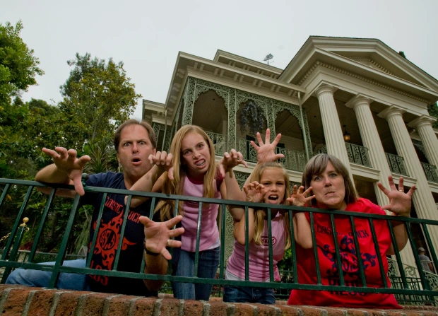 haunted.mansion.sleepover.0810.js_.webp