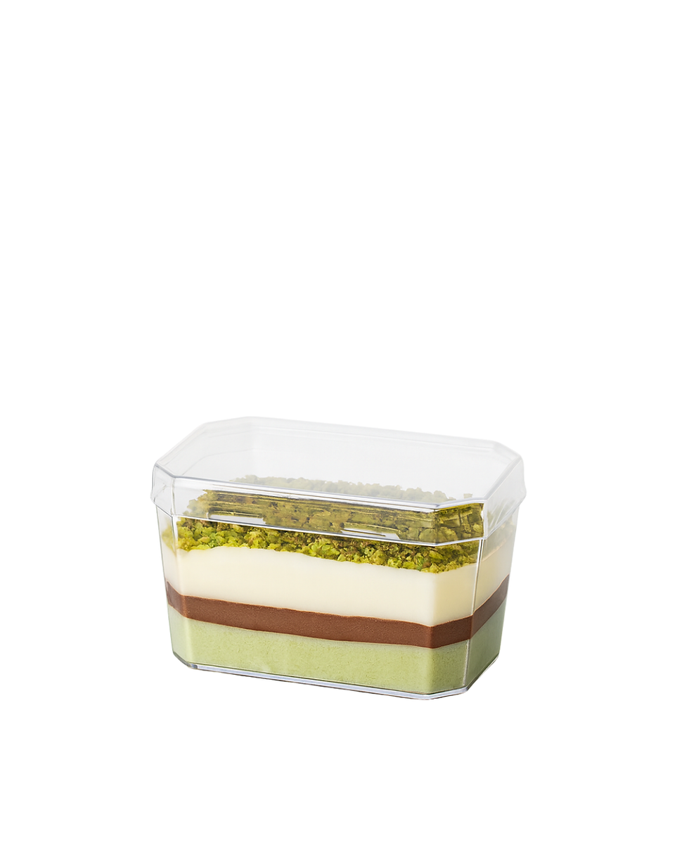 Pistachio deserti ilə doldurulmuş, şəffaf CH-81 səkkizbucaqlı plastik qab.