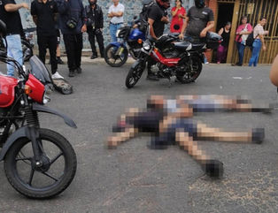 Choque entre motocicleta y camión deja un fallecido en Desamparados.