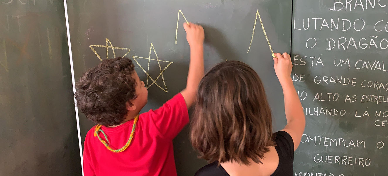 bela e leo desenhando.jpg