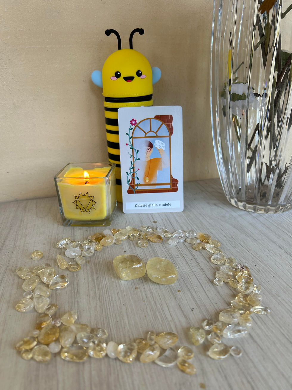 Altare con chips di Quarzo citrino e Calcite gialla e miele