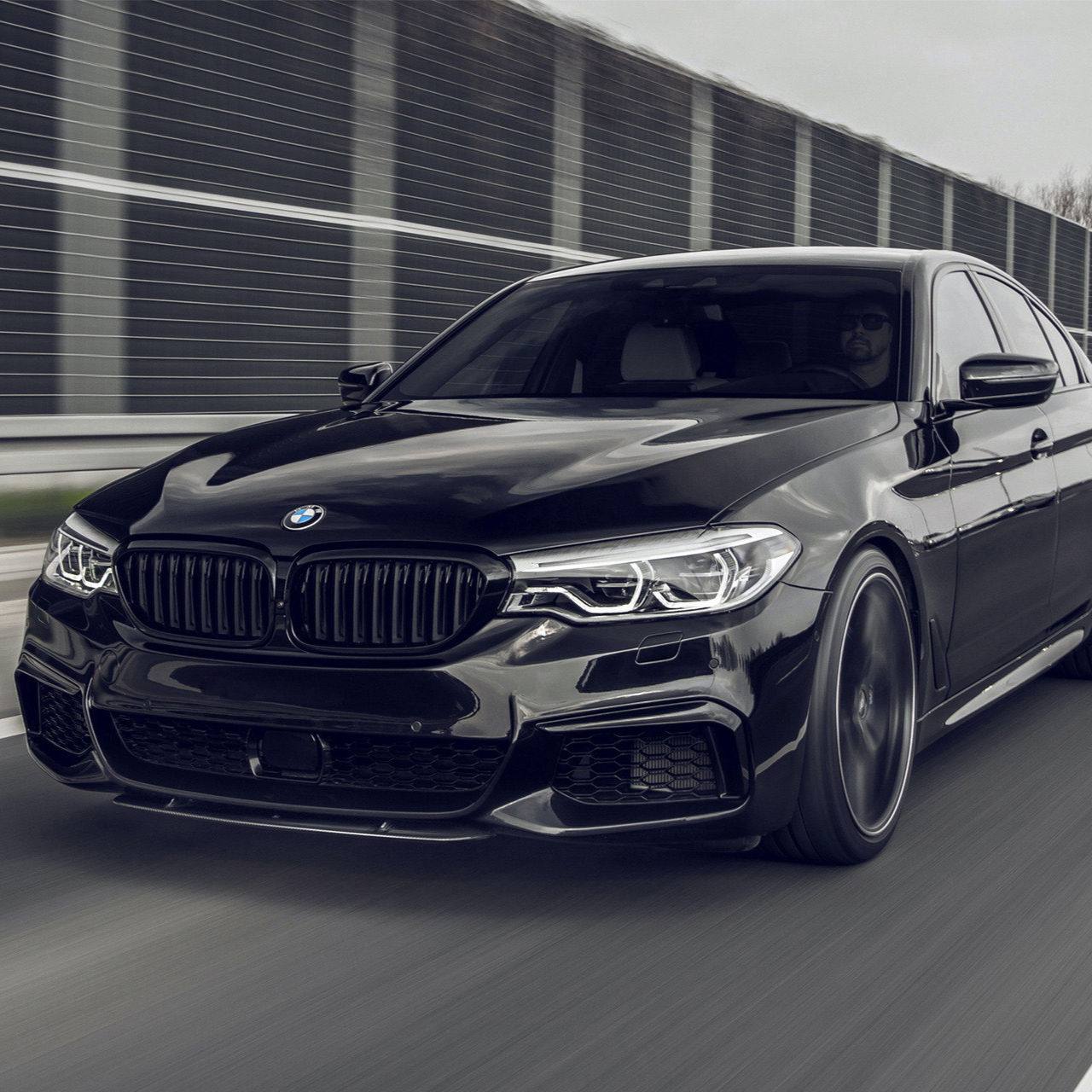 BMW・F90前期(M5,2017ー2020) ドライカーボン・MPタイプ・リップスポイラー