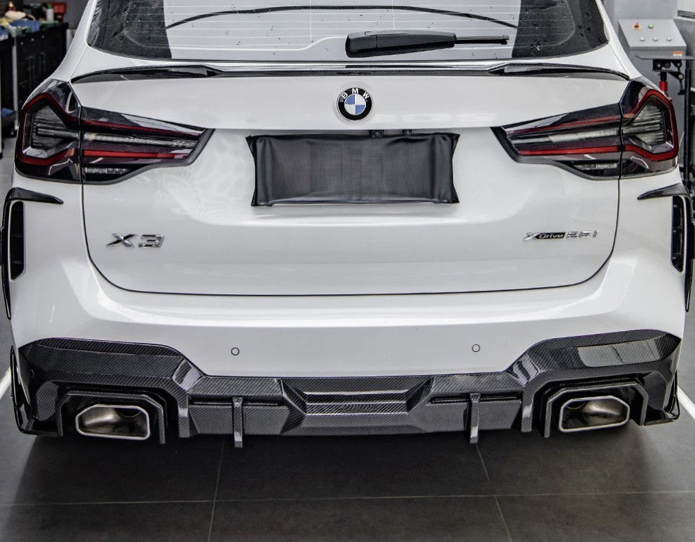 BMW・G01( M40i 後期,2022ーIN)ドライカーボン・リアディフューザー・セットB