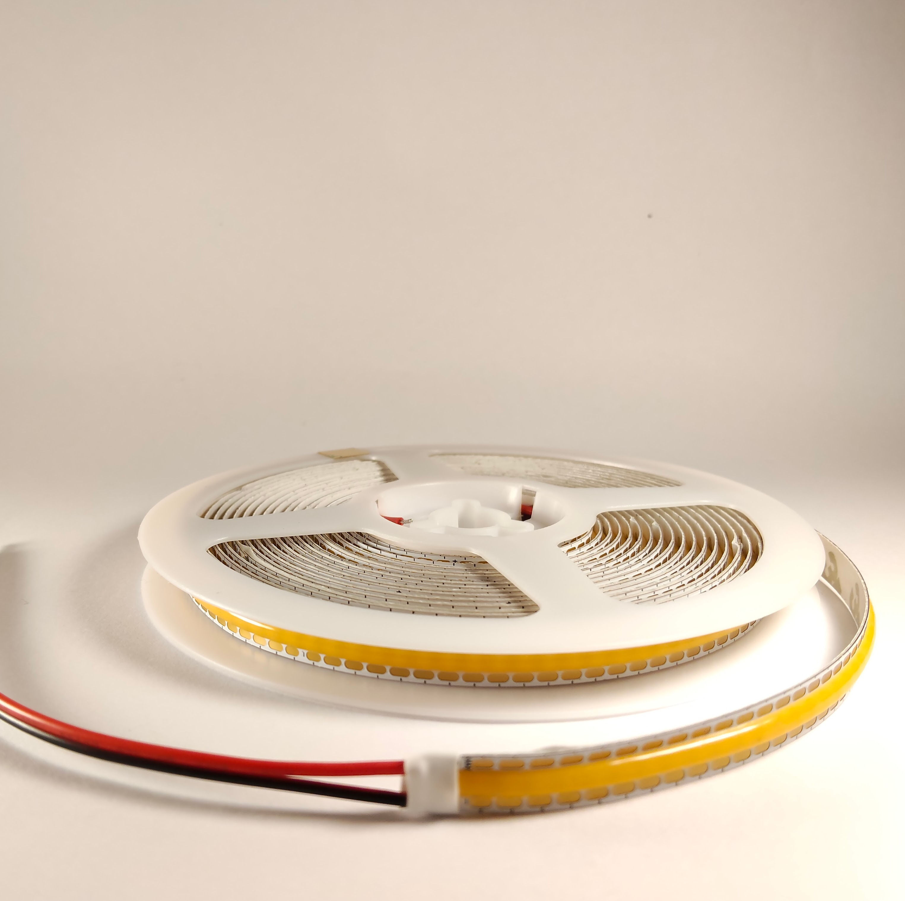 Pluto PrecisionStrip™ 2700K