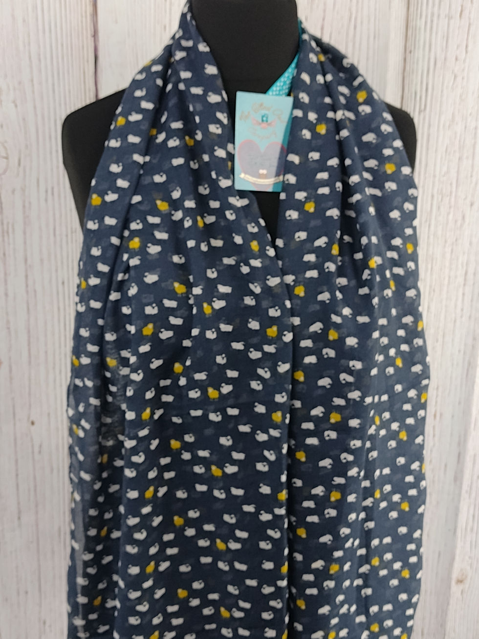 Thumbnail: WOMEN'S SHEEP FLOCK SCARF - GREY GIFT WRAP /BOX