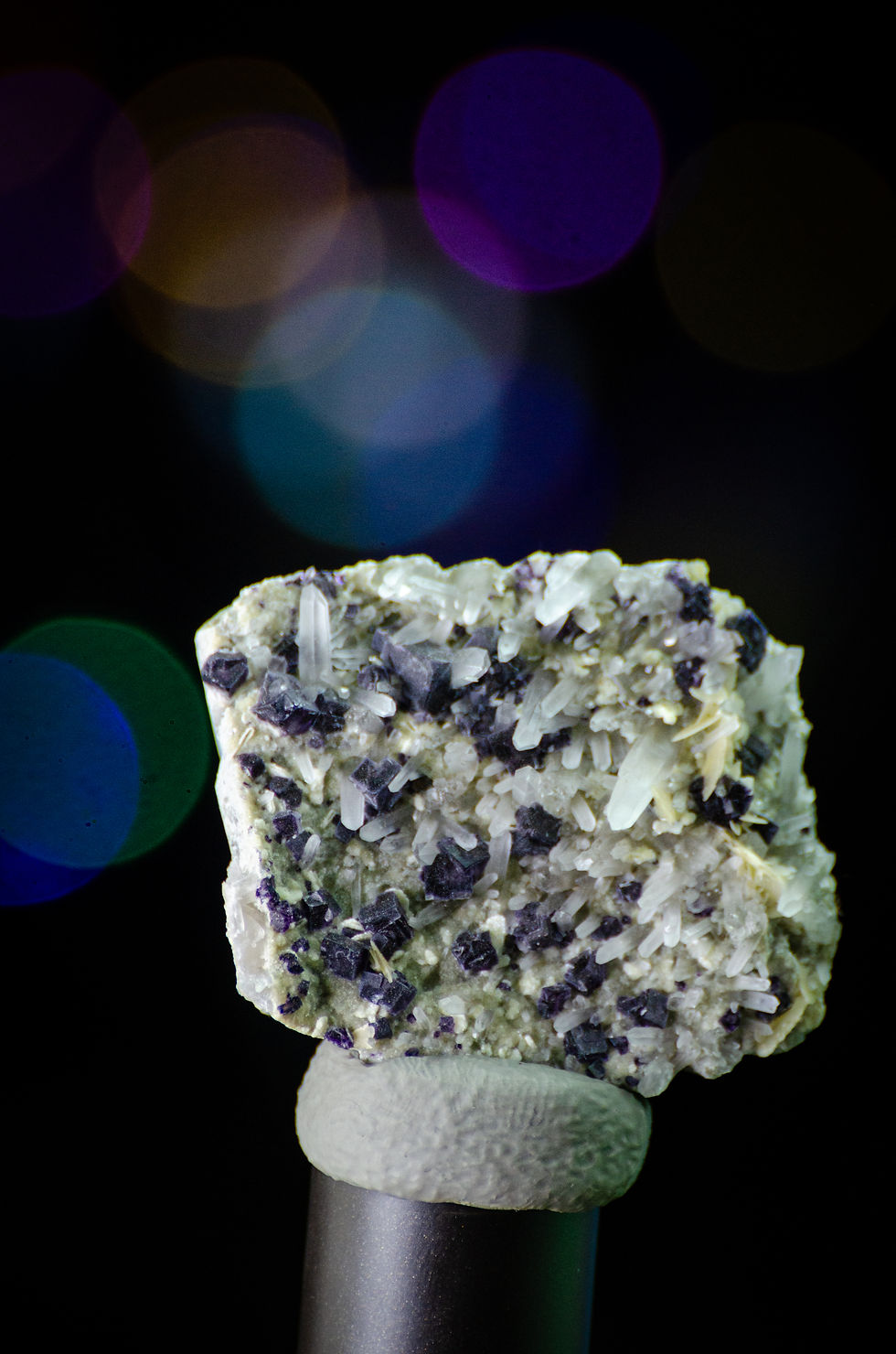 Thumbnail: Fluorite and Quartz