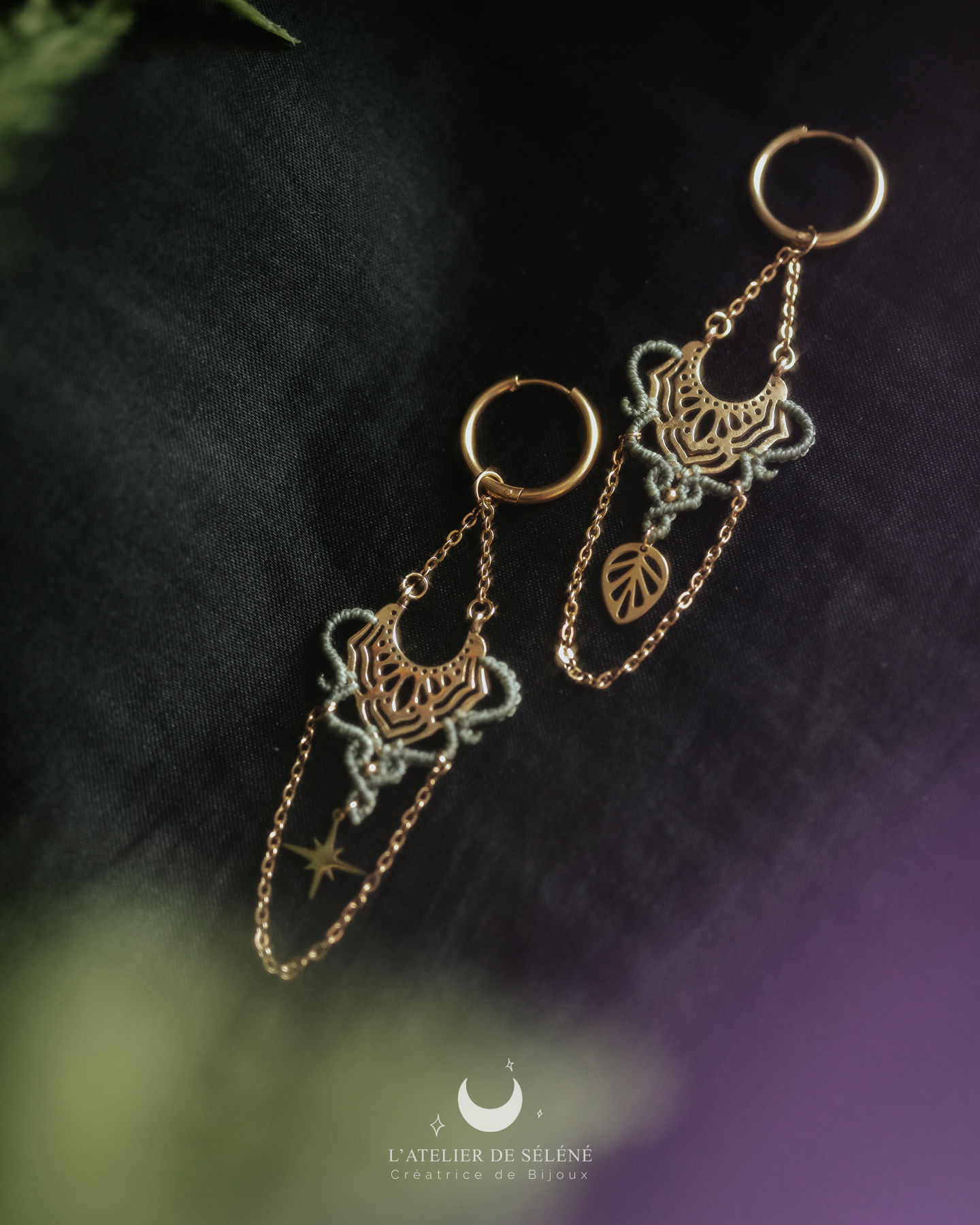 Artémis - Boucles d'oreilles vert clair et dorées