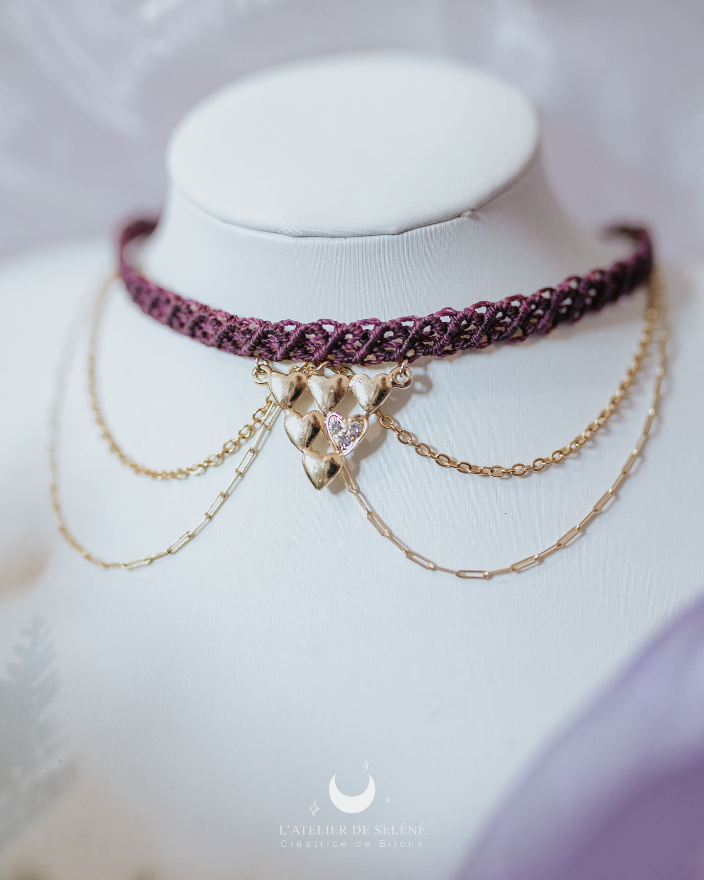 Ras de cou upcyclé pendentif cœurs doré et prune