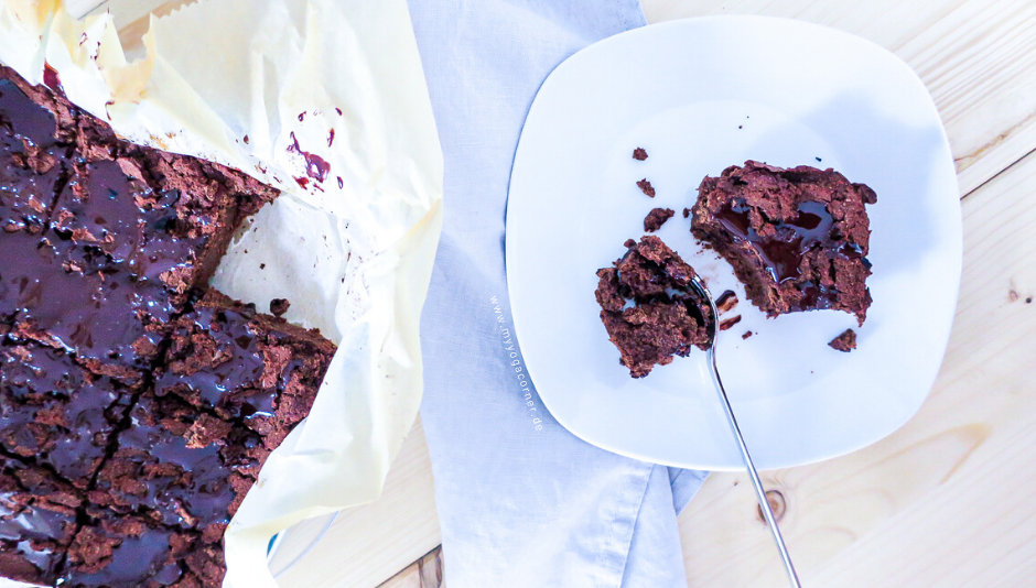 Mehlfreie saftige Kichererbsen Brownies #vegan #brownies #mehlfrei #saftig #gesund #schnell #kalorienarm