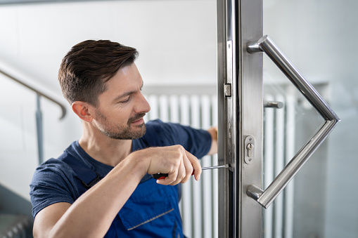 Tips to Find an Efficient Locksmith