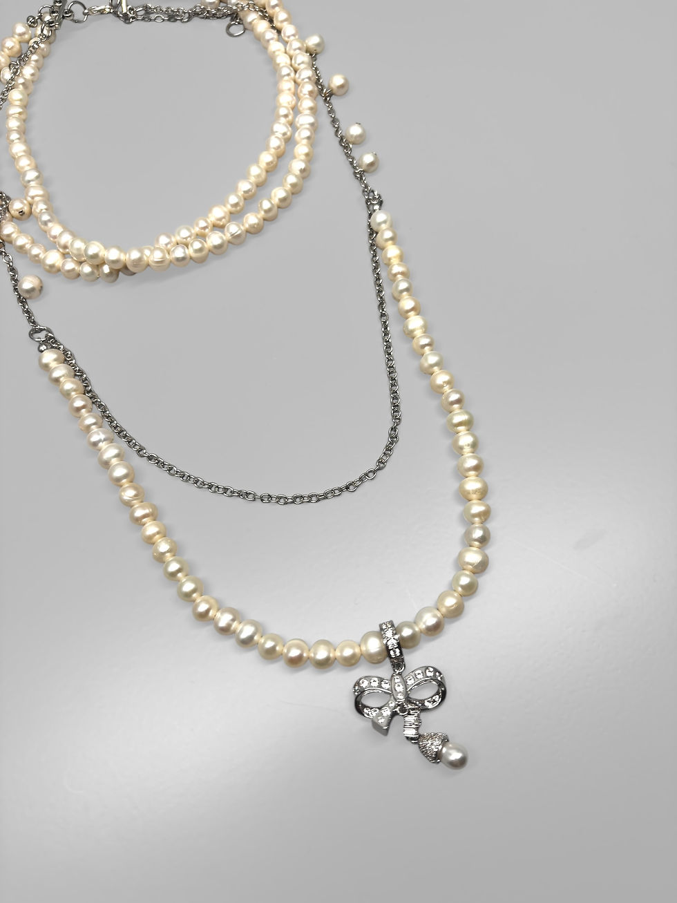 Thumbnail: AELRINDEL LAYERED PEARL NECKLACE