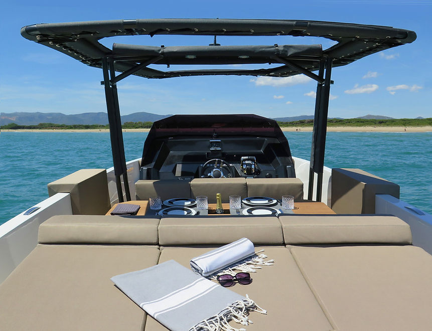 De Antonio Yachts_D28 Open_7.jpeg