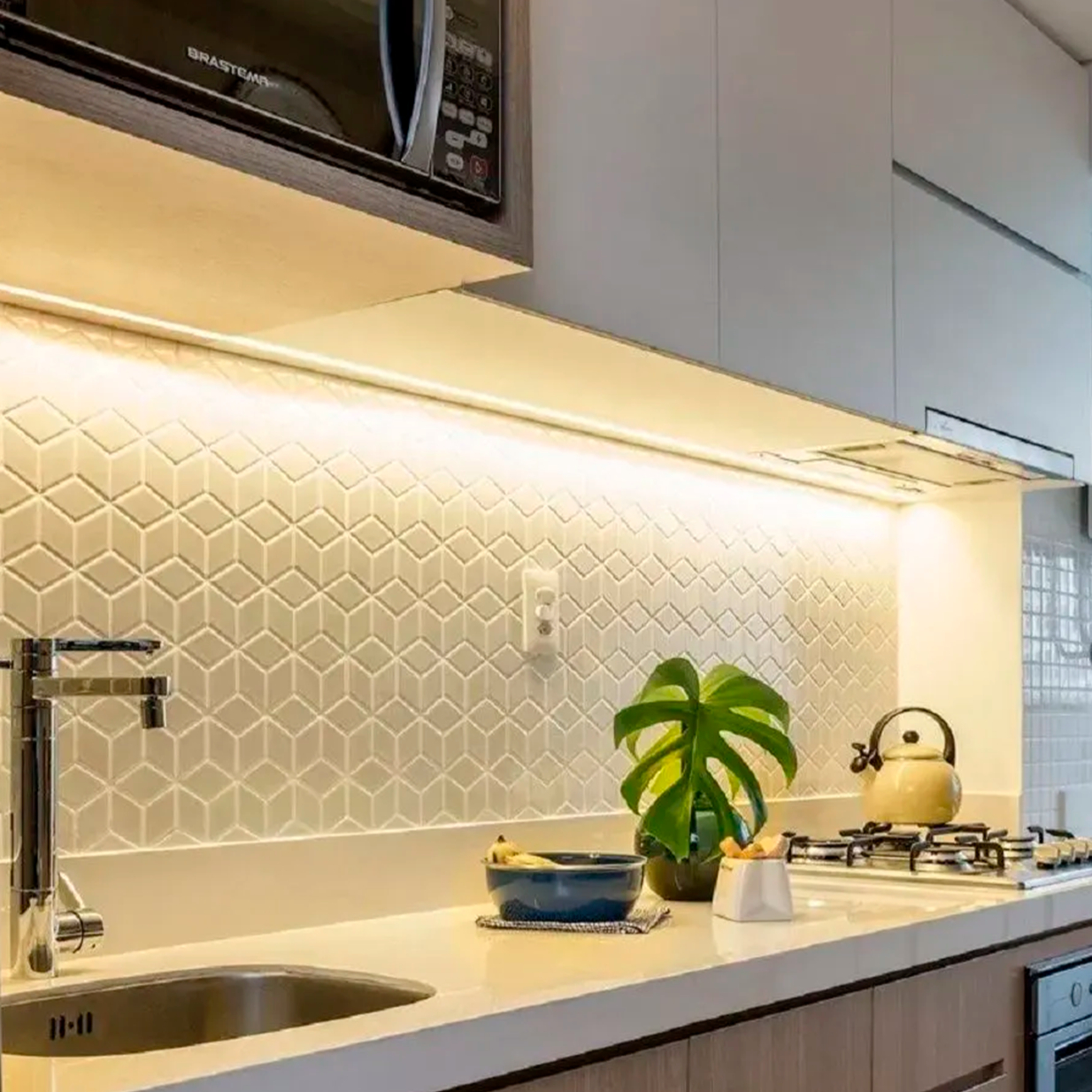 Desafios Criativos em Iluminação Linear: Soluções Personalizadas com Perfis de LED Premium