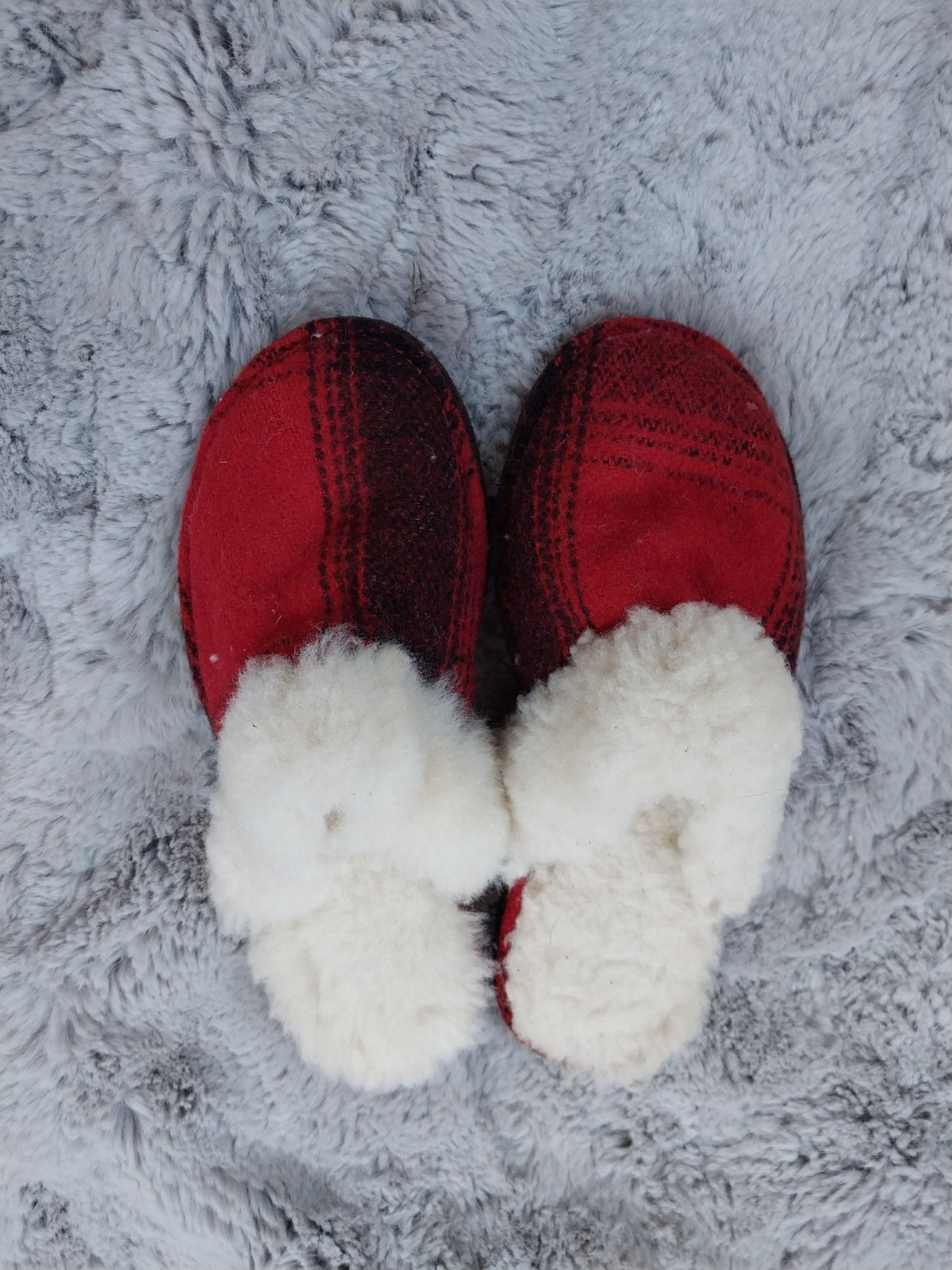 Fuzzy Mules | Red |  Size 4/37