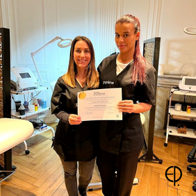 Remise de certificat Praticienne en électroépilation (épilation définitive haute fréquence).