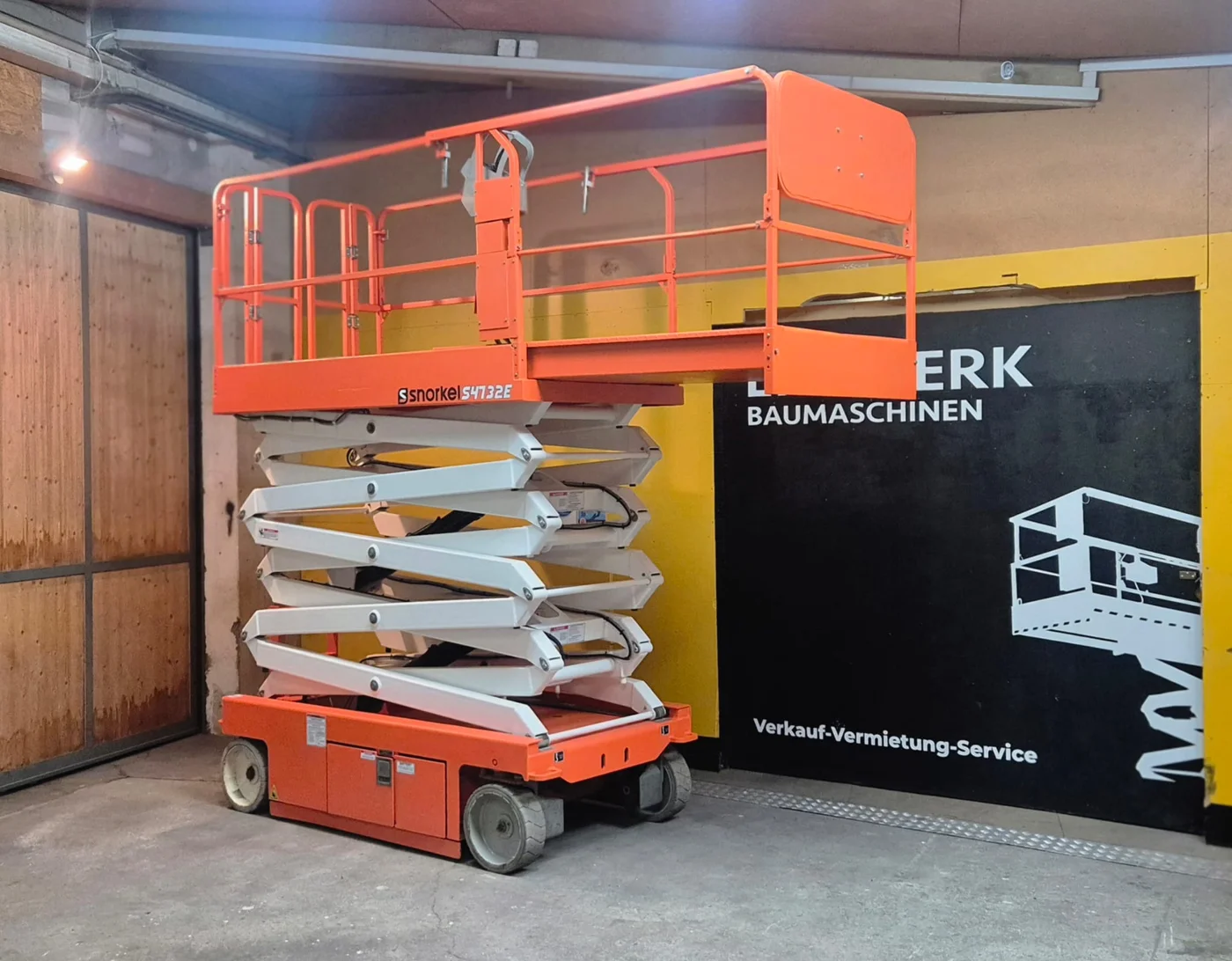 Snorkel S4732E Scherenarbeitsbühne (12m)