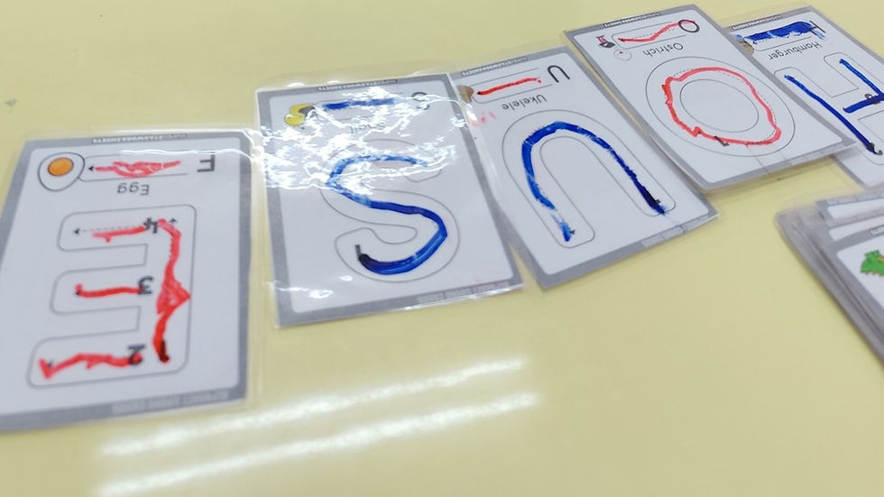 アルファベットのなぞり書きにチャレンジ