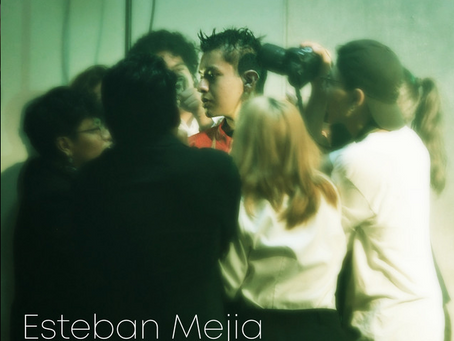 En búsqueda de nuevos horizontes y establecerse en la industria musical