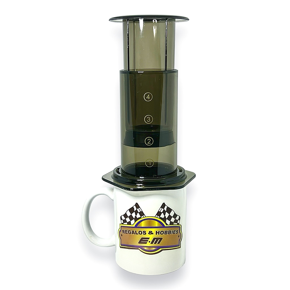 Miniatura: Cafetera Aeropress portátil sobre taza REGALOSEM