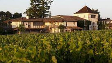Les Sources de Caudalie Bordeaux, Sébastien Renard y a évolué pendant 10 ans en tant que Directeur Général et a obtenu 2* au Guide MIchelin et la Distinction Place en 2015