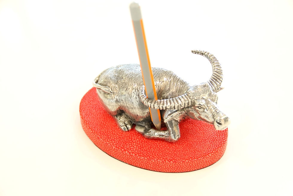 Miniature : Buffalo Pen Holder