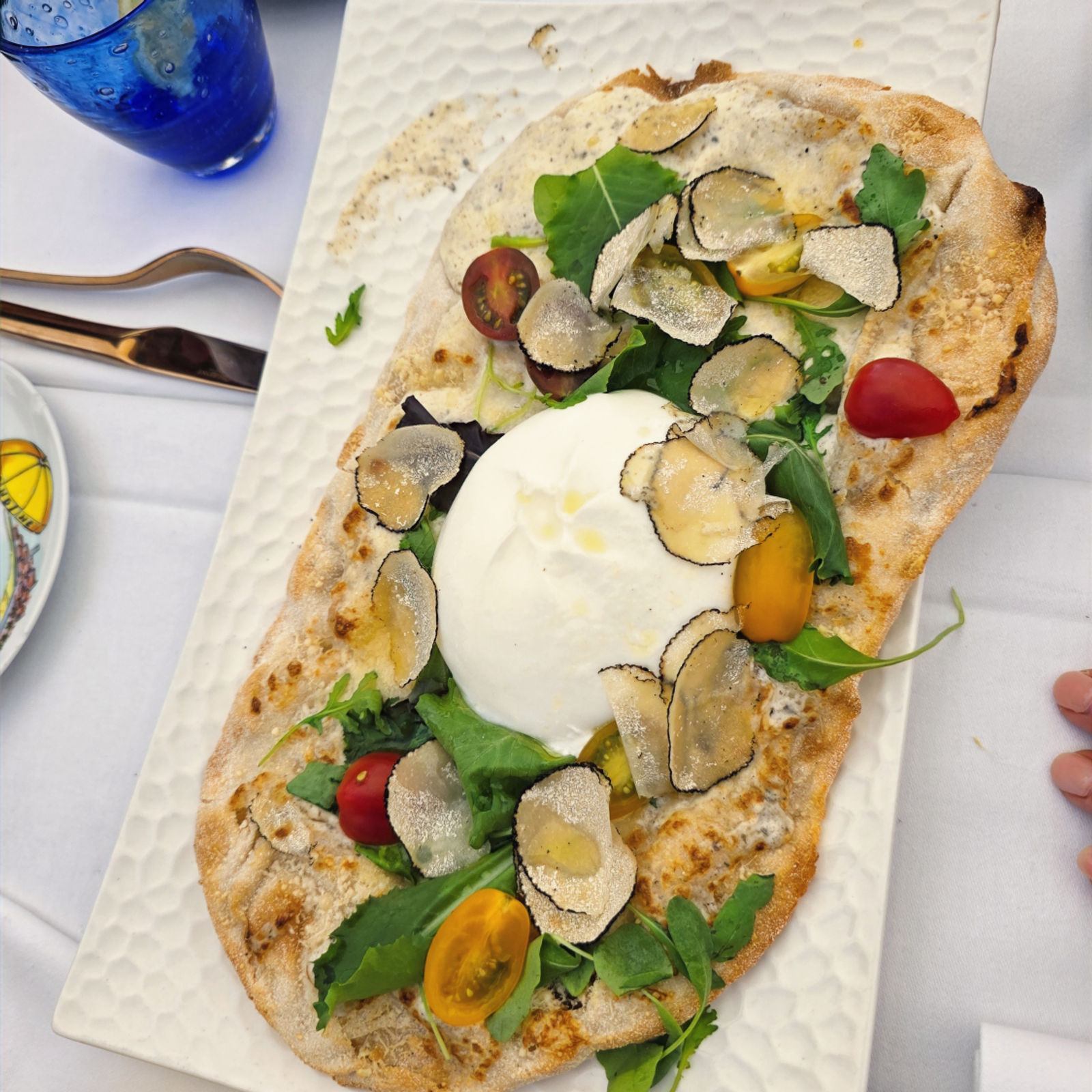 Truffle pizza at Vilebrequin La Plage