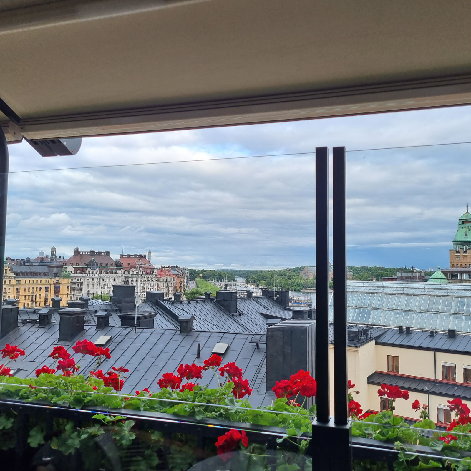 Le Hibou at Bank Hotel