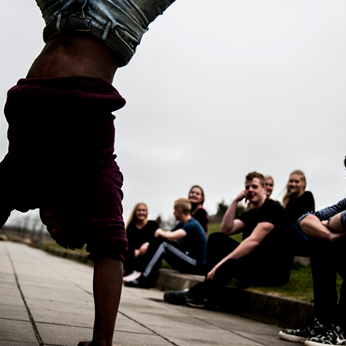 Levring Efterskole, Idræt og Life Performance. Fodbold for drenge, Fodbold for Piger, Håndbold for piger, Spring, Fitness, Dans, Adventure Sport, gymnastik, musical, udenlandsture, venner