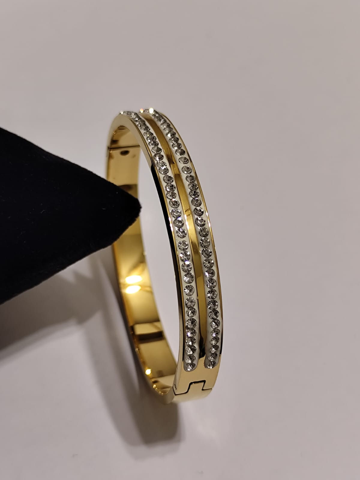 Gold  Sıra Taşlı Çelik Kelepçe