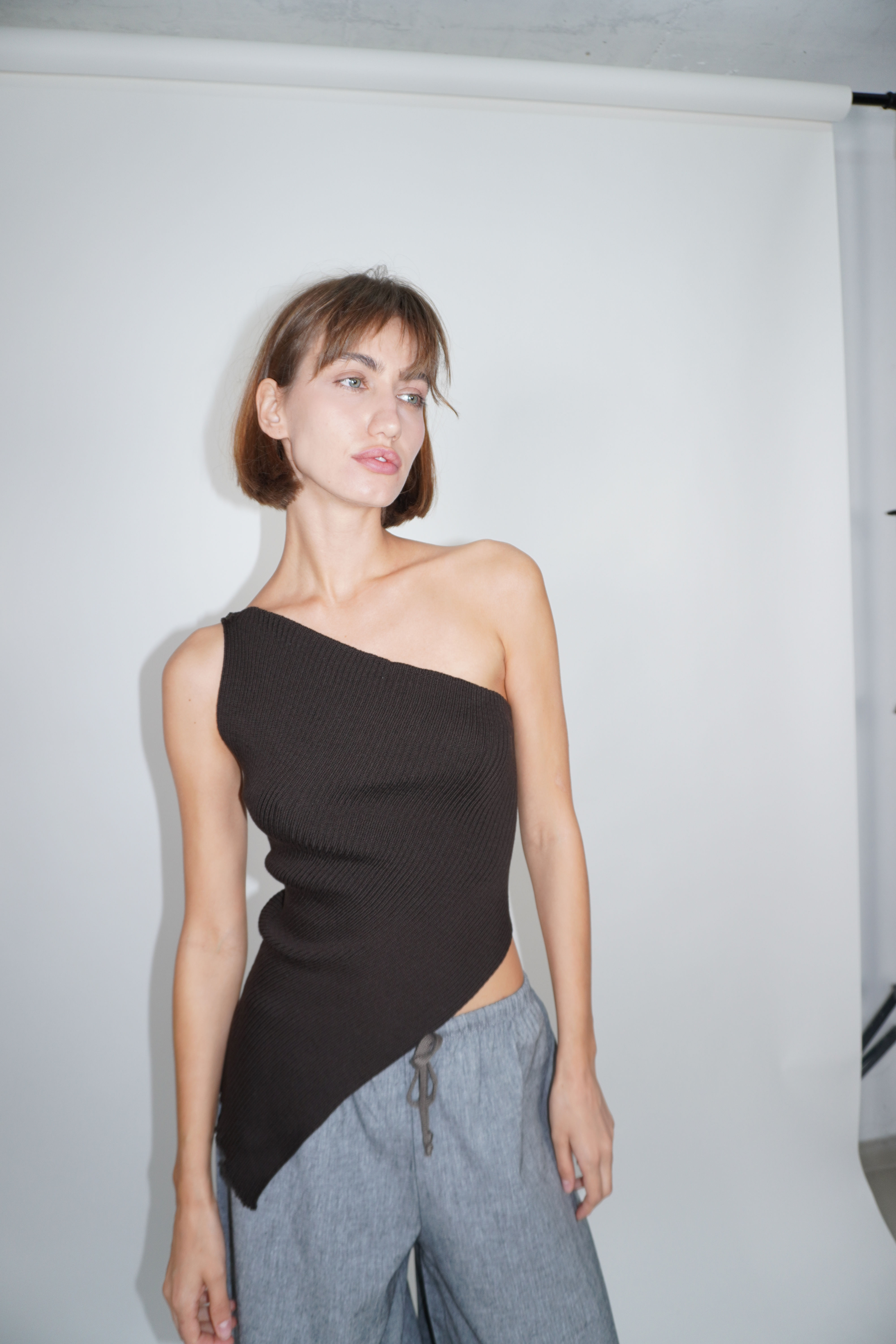 A-Symmetric Knitted Top | brown