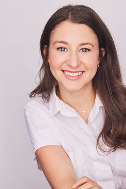 Headshot of Zoey Bond