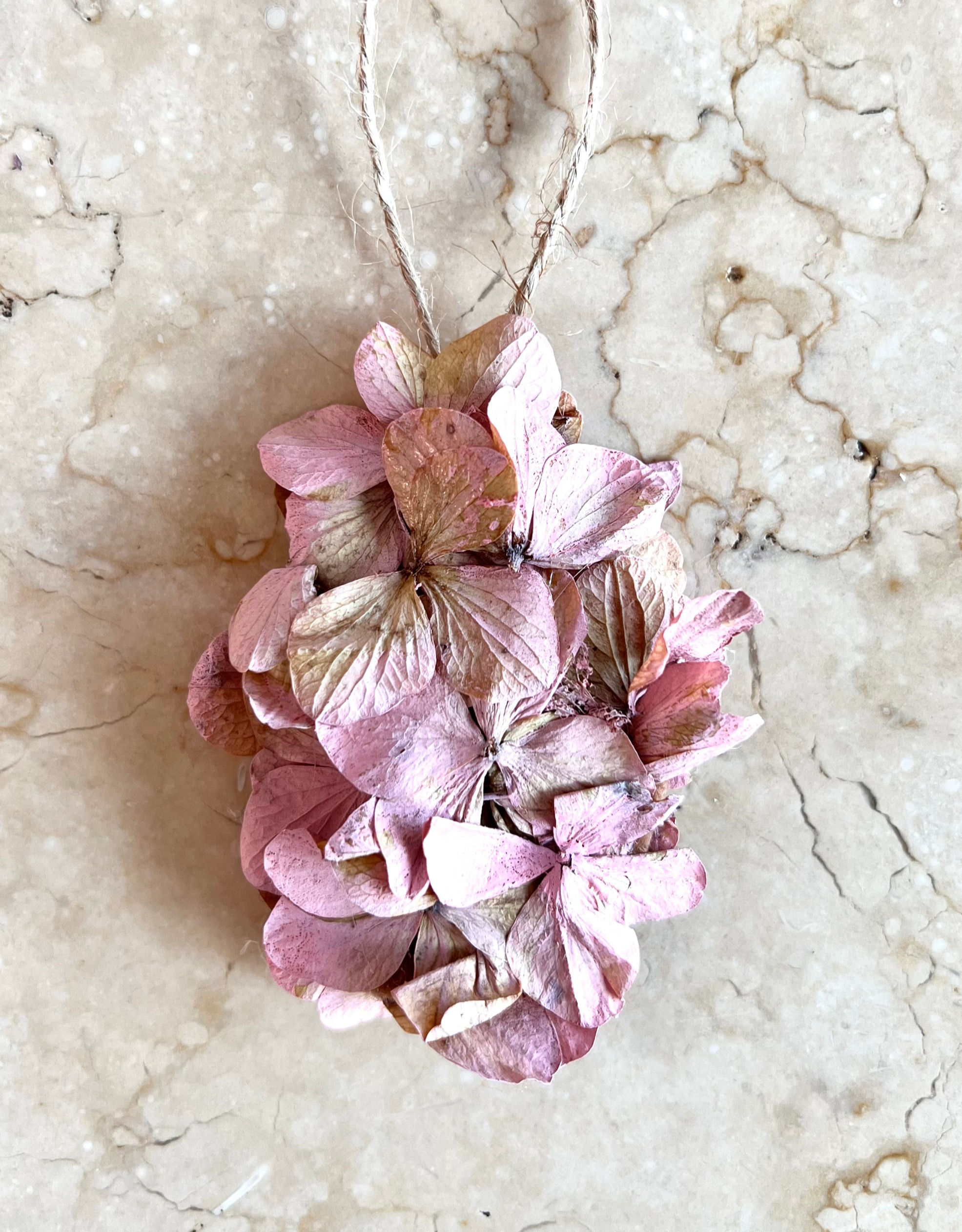 Huevo de pascua hortensia.