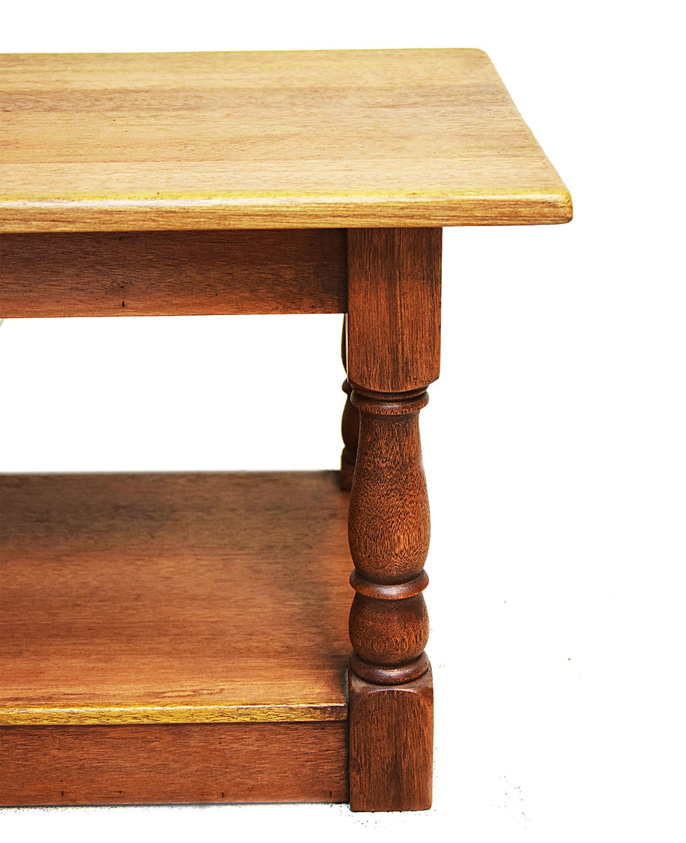 Миниатюра: Журнальный стол из красного дерева