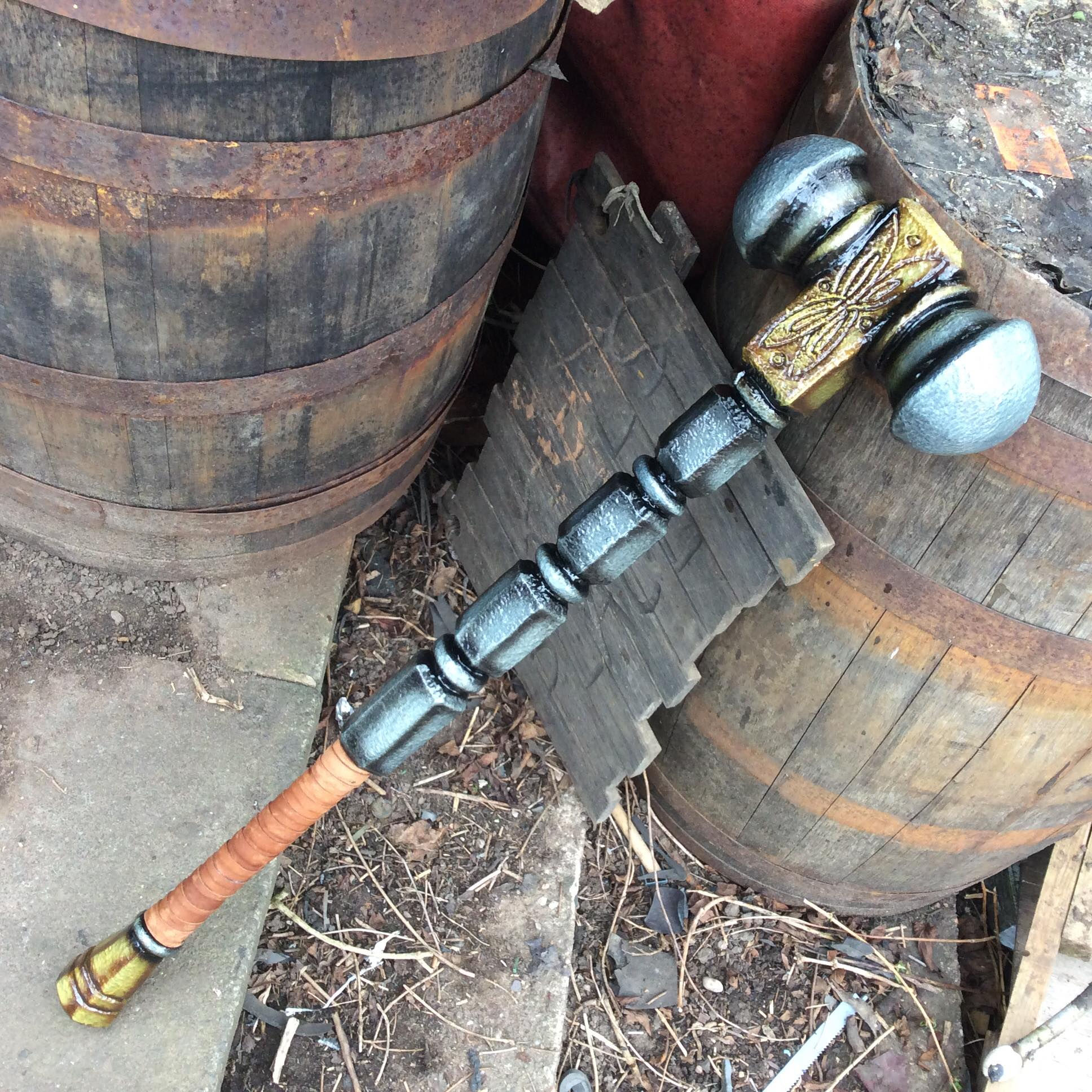 Double headed war hammer 36" (3)