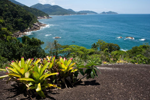 Le quatrième jour, si Dame Nature le permet, nous dépasserons la pointe de Juatinga et prendrons la mer. Si tout se passe bien, nous arriverons au village de Ponta Negra ou à la plage de Sono en fin de journée.