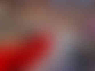 مكتبة حديثة، تصميم معماري مبتكر، رفوف كتب، أجهزة كمبيوتر