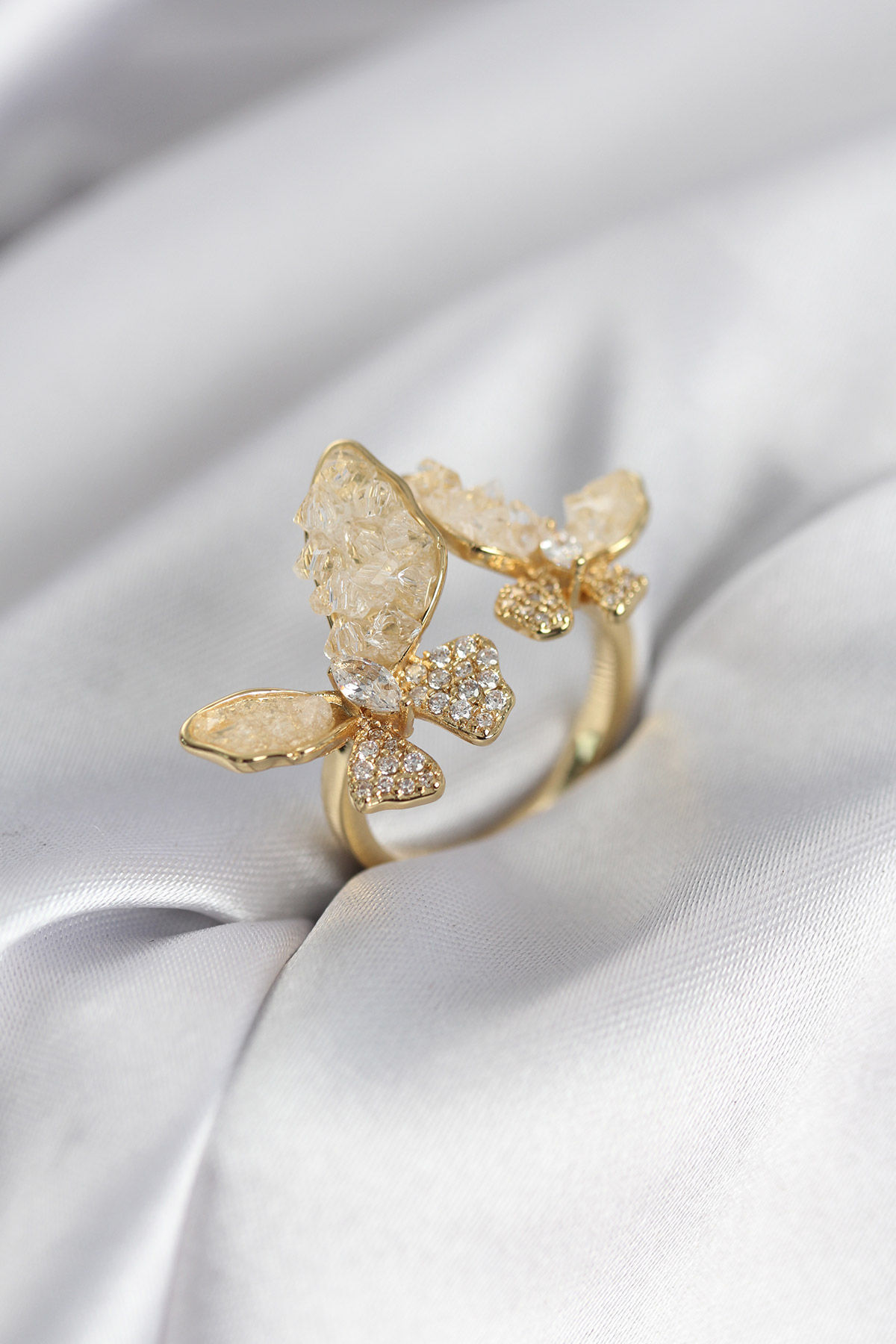 Gold Renk Beyaz Kelebek Model Zirkon Taşlı Yüzük