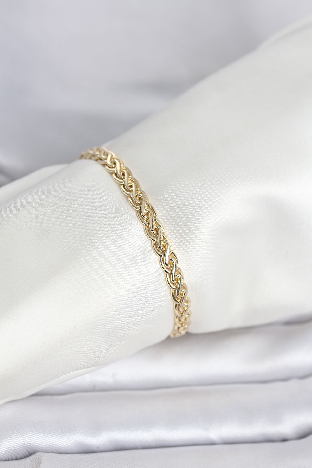 Gold Renk Sarmal Zincir Model Bileklik
